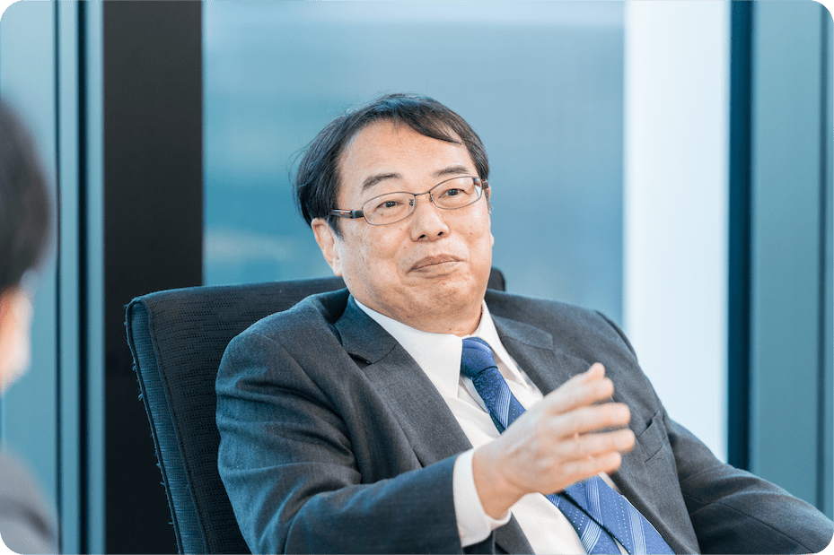 interview_3_kaku_1_TOH9538.png